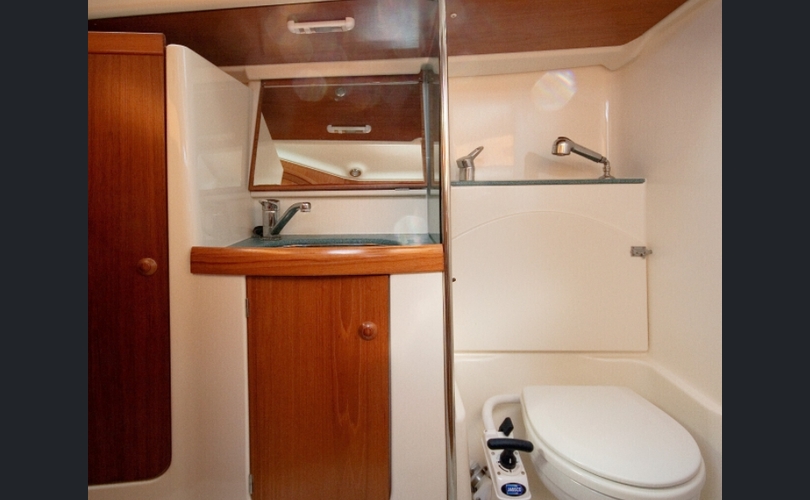 Jeanneau Sun Odyssey 43-kuva-2